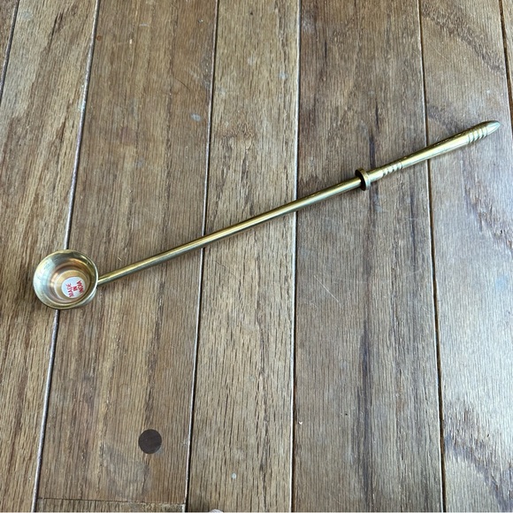Retro Brass Gold Snuffer - Picture 1 of 2